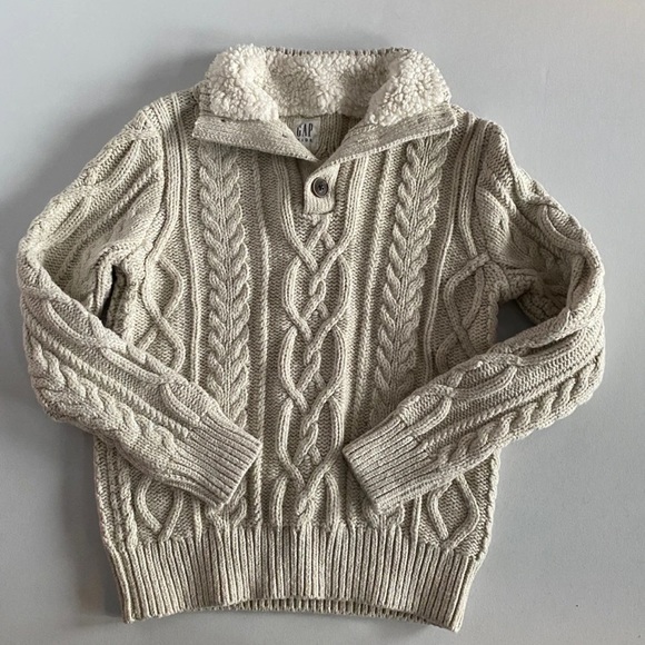 GAP Other - Gap Cable Knit Sweater